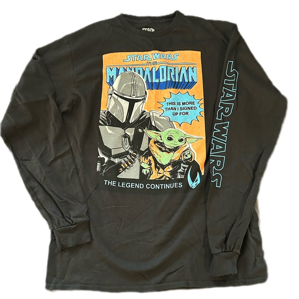Star Wars long sleeved black Mandalorian t-shirt. Size M.